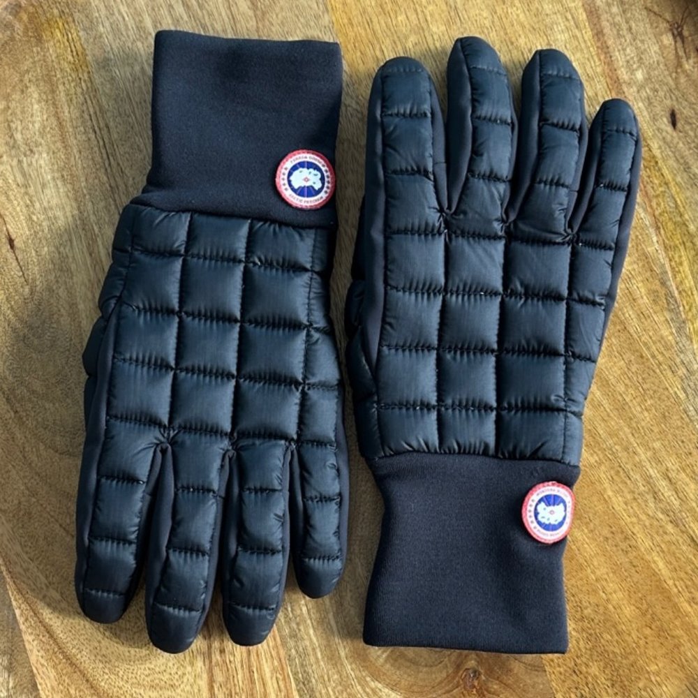 Canada Goose Winter Gloves Size: Small